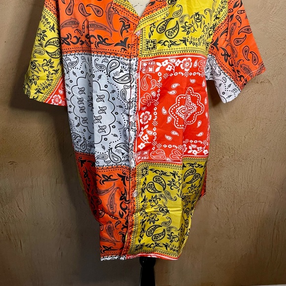 Men’s shirt- bandana print style. New. - Picture 5 of 7